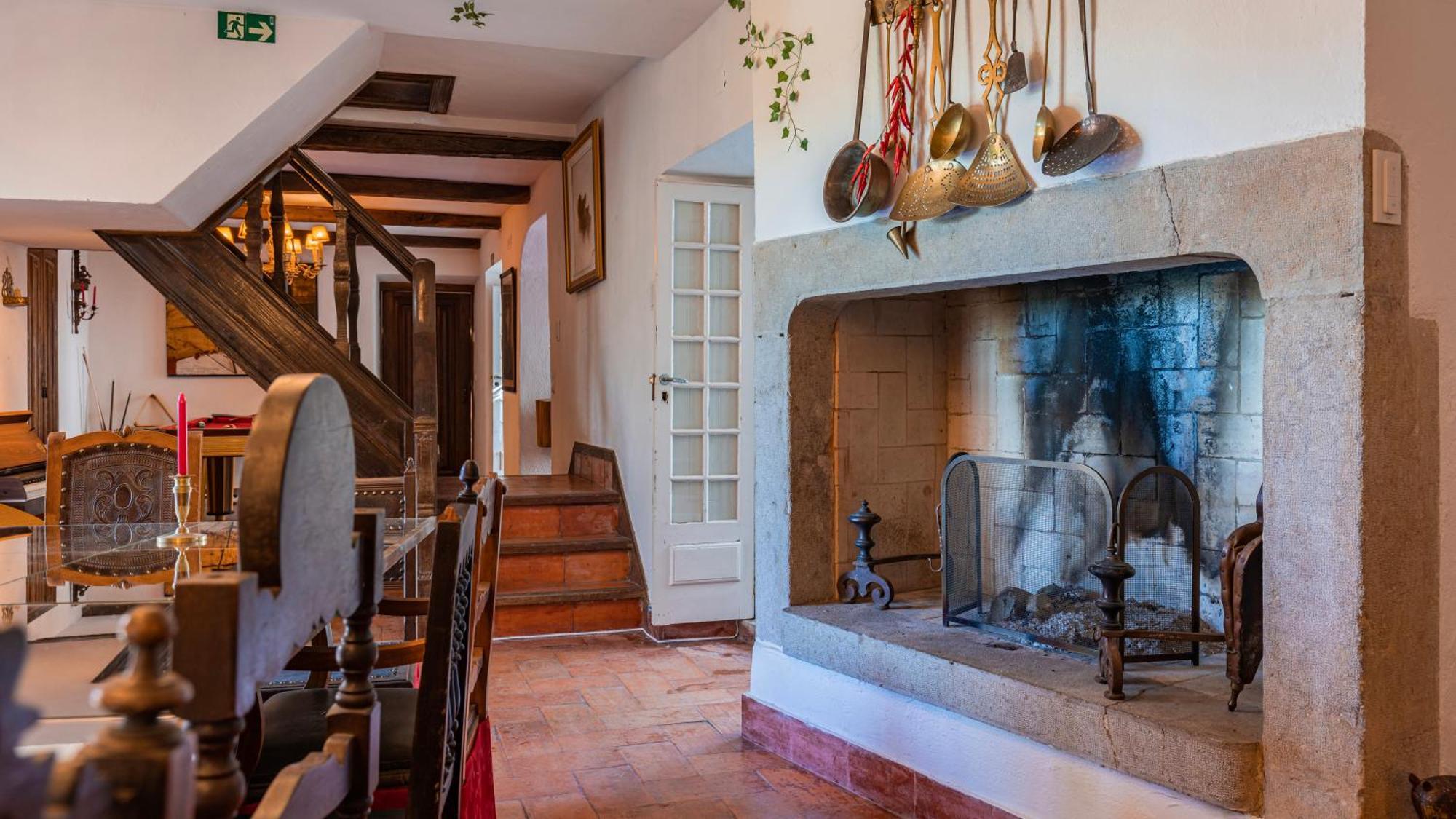 Sintra Wow - Unique Double Smart Room In 17Th Century Palace! Hot Tub, Snooker, Bbq, Ps5, Sauna, Gym Экстерьер фото