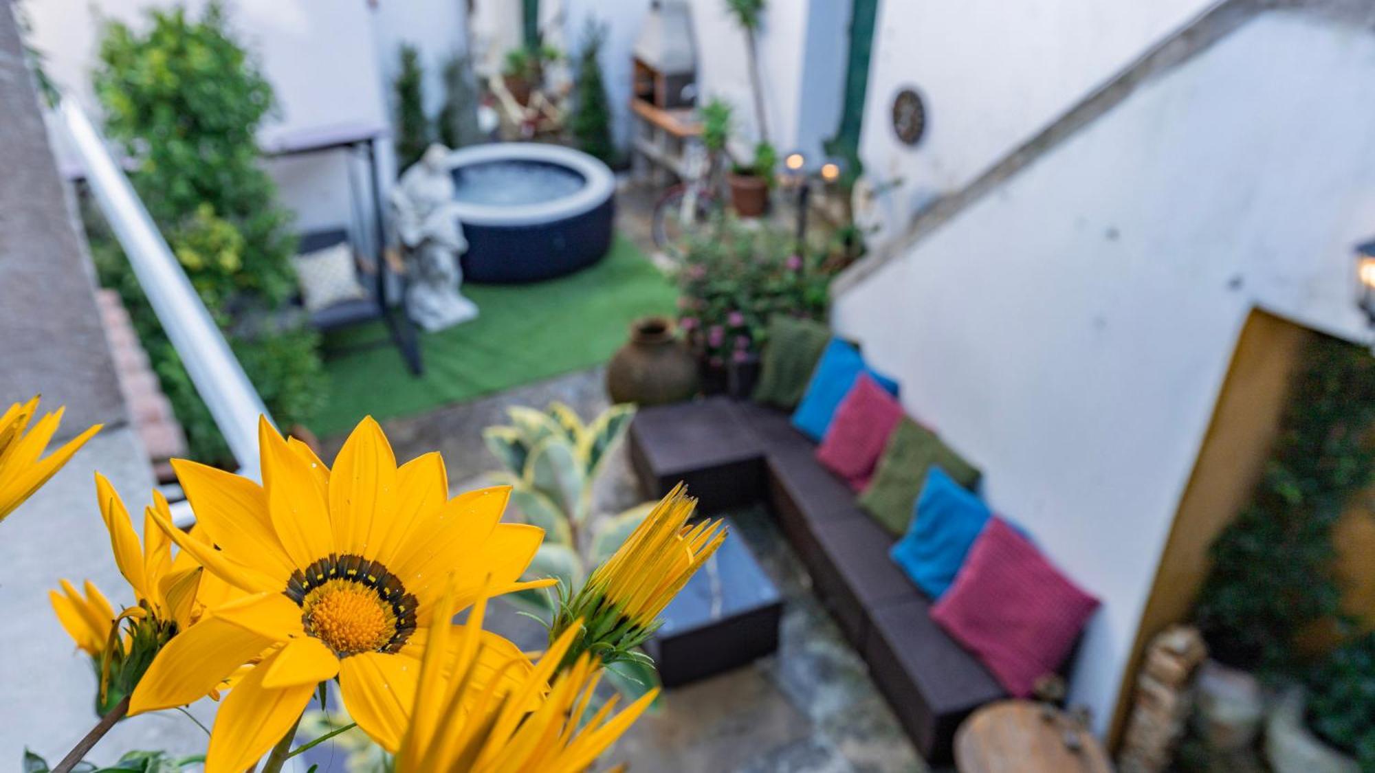 Sintra Wow - Unique Double Smart Room In 17Th Century Palace! Hot Tub, Snooker, Bbq, Ps5, Sauna, Gym Экстерьер фото