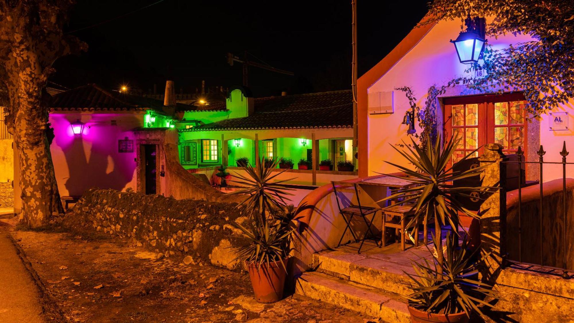 Sintra Wow - Unique Double Smart Room In 17Th Century Palace! Hot Tub, Snooker, Bbq, Ps5, Sauna, Gym Экстерьер фото