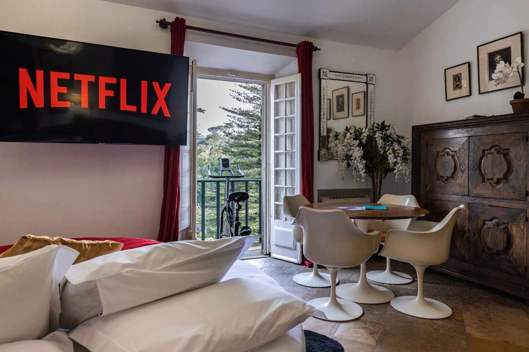 Sintra Wow - Unique Double Smart Room In 17Th Century Palace! Hot Tub, Snooker, Bbq, Ps5, Sauna, Gym Экстерьер фото