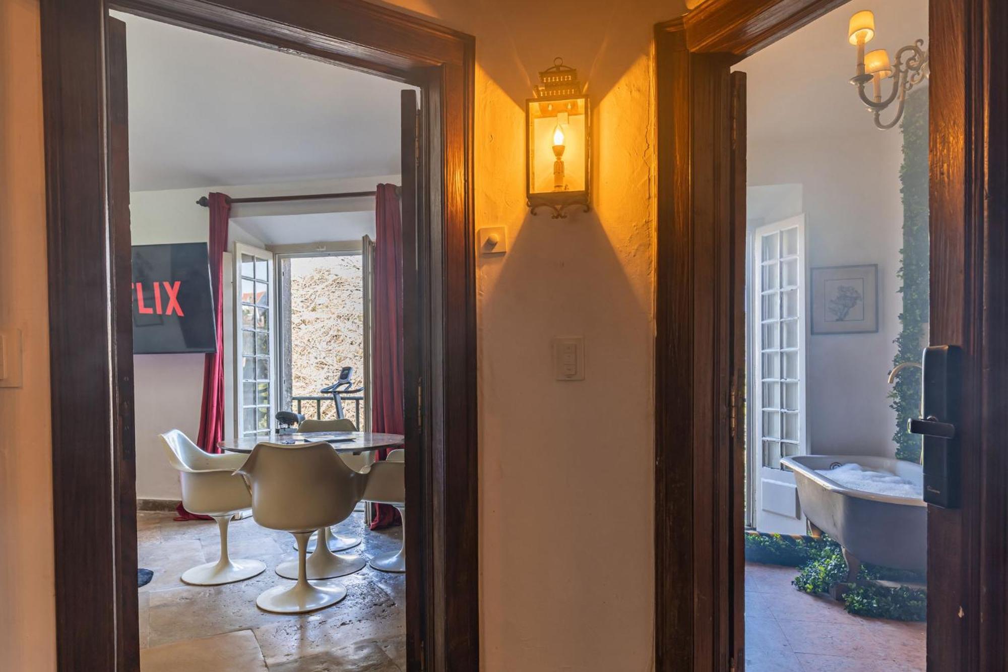 Sintra Wow - Unique Double Smart Room In 17Th Century Palace! Hot Tub, Snooker, Bbq, Ps5, Sauna, Gym Экстерьер фото